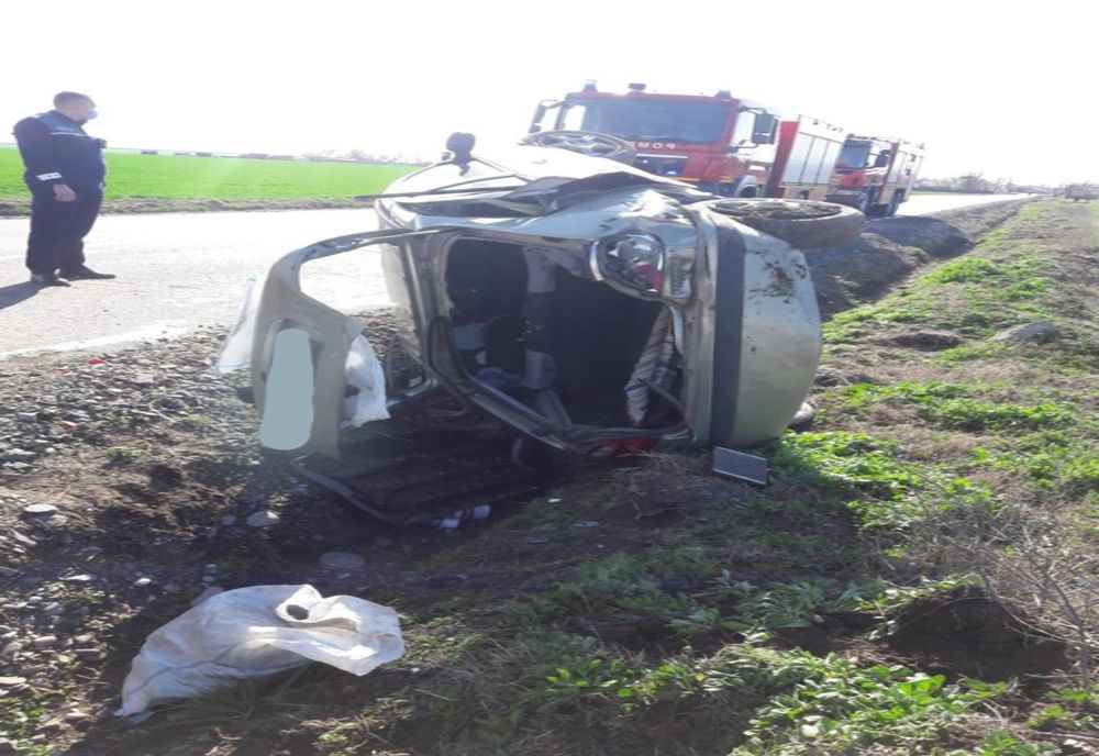 Mașină răsturnată la Iazu