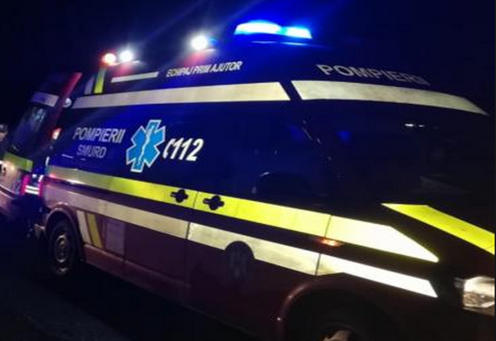 Impact între două autoturisme, o persoană rănită