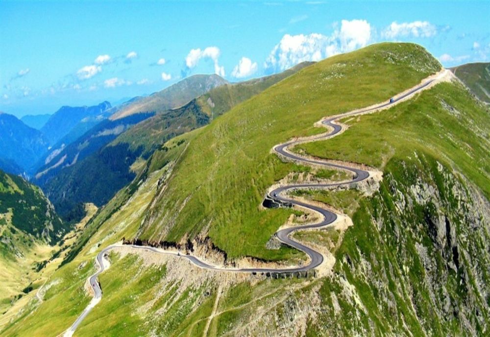 Trafic redeschis pe cea mai înaltă şosea din ţară, Transalpina, între Gorj şi Vâlcea