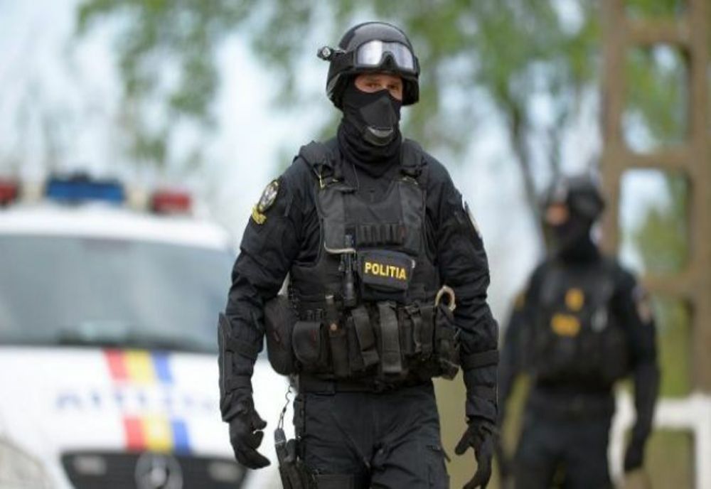 Percheziții în Ialomița. Vizate sunt persoanele bănuite de trafic de minori și proxenetism.