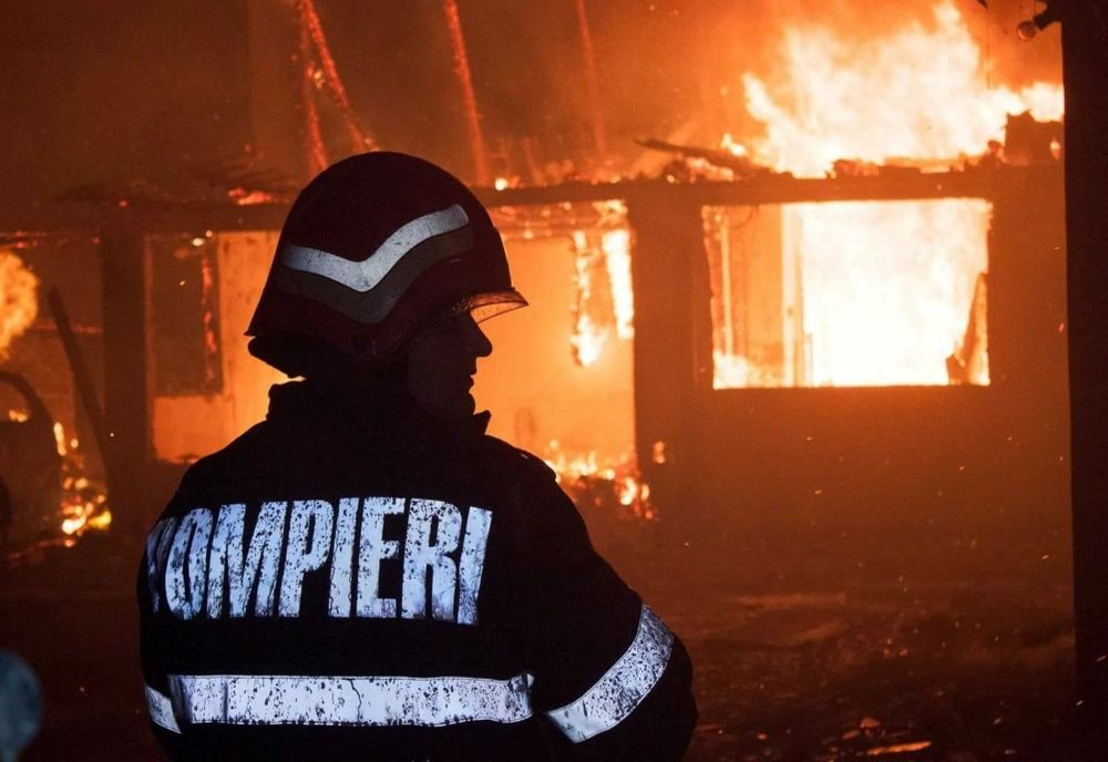 Preot mort  în casa cuprinsă de flăcări