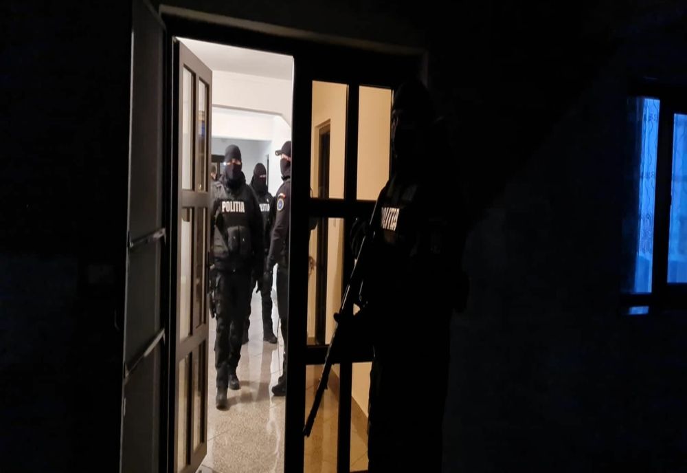 FOTO VIDEO Percheziții de amploare în Ialomița și Călărași. Polițiștii au descins la hoții din depozitele unor societăți comerciale