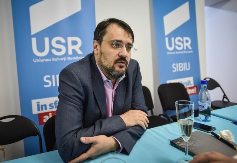 Cristian Ghinea despre renegocierea PNRR a PSD: ”Comisia ţine guvernul de mână. Hai, băi, la muncă, lăsaţi smiorcăiala!”