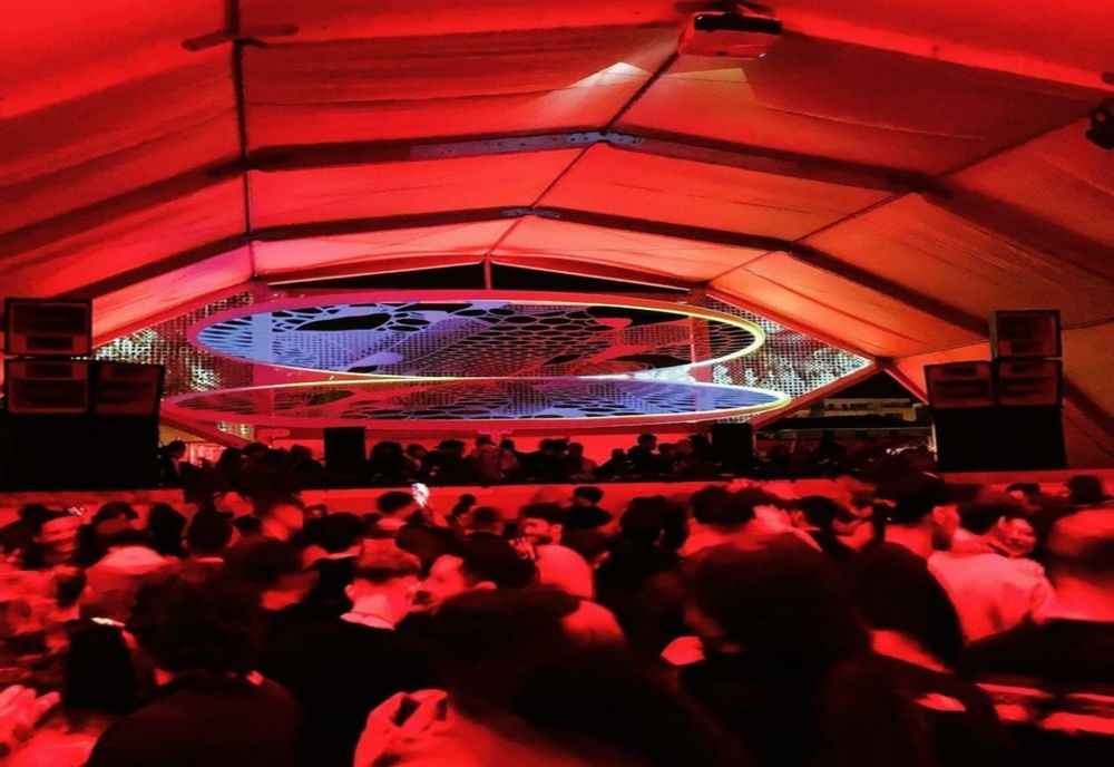 VIDEO Droguri la festival în Mamaia.Cinci persoane duse la audieri