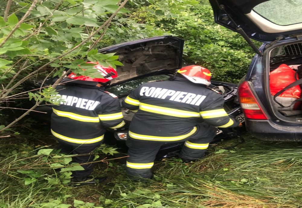 FOTO Tragedie evitată! Accident cu 7 persoane implicate