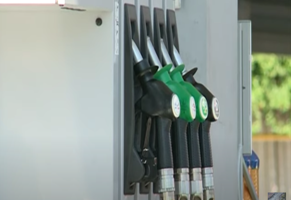 Prețul carburanților, compensat cu 50 de bani la litru