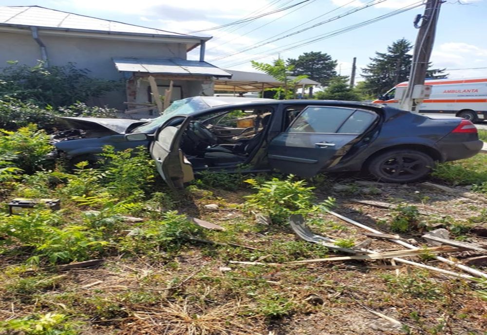 FOTO Accident mortal pe DN3, Un șofer de 66 de ani și-a pierdut viața