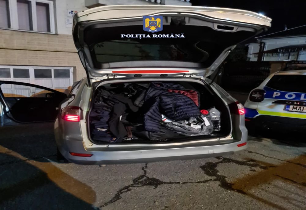 Ialomițean, prins de polițiștii bistrițeni cu haine contrafăcute