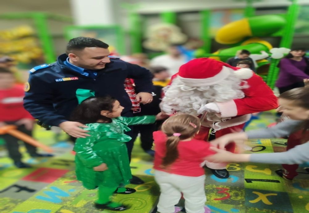 FOTO Mihai, omul care se împarte între Jandarmerie, familie și copiii de la Centrul Logo-pici  