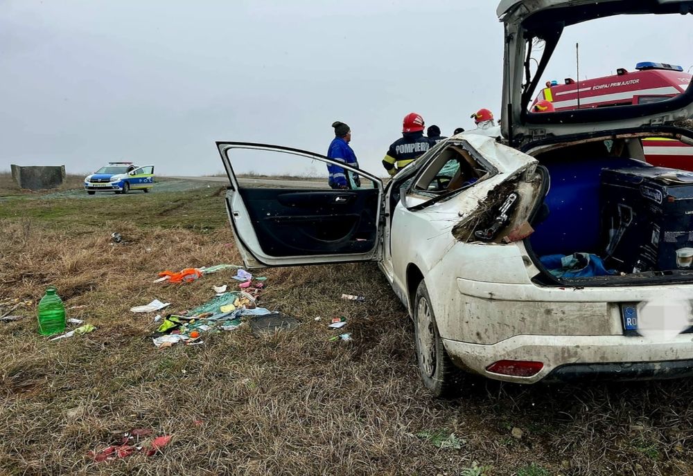 Cascadorie pe șosea, mașină răsturnată