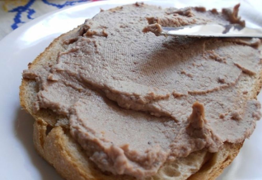 OTRAVA din pateul de post. Ingredientul TOXIC pe care îl ignoră toți consumatorii