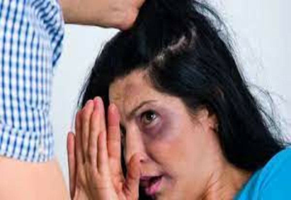 3 fetițe și-au salvat mama de la bătaia cruntă pe care i-o aplica tatăl lor. Gestul a impresionat o țară întreagă