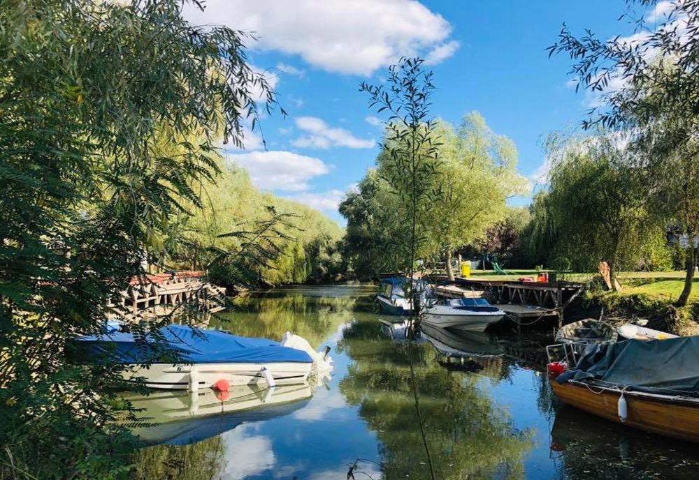    Ce destinații pot alege turiștii care nu merg la mare?