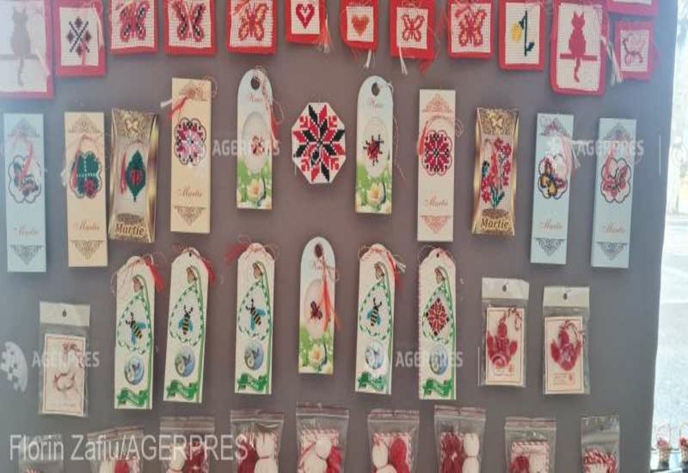 Mărţişoarele dintre spinii de măceş alungă farmecele, ocrotesc căsniciile şi aduc belşug în culturile agricole