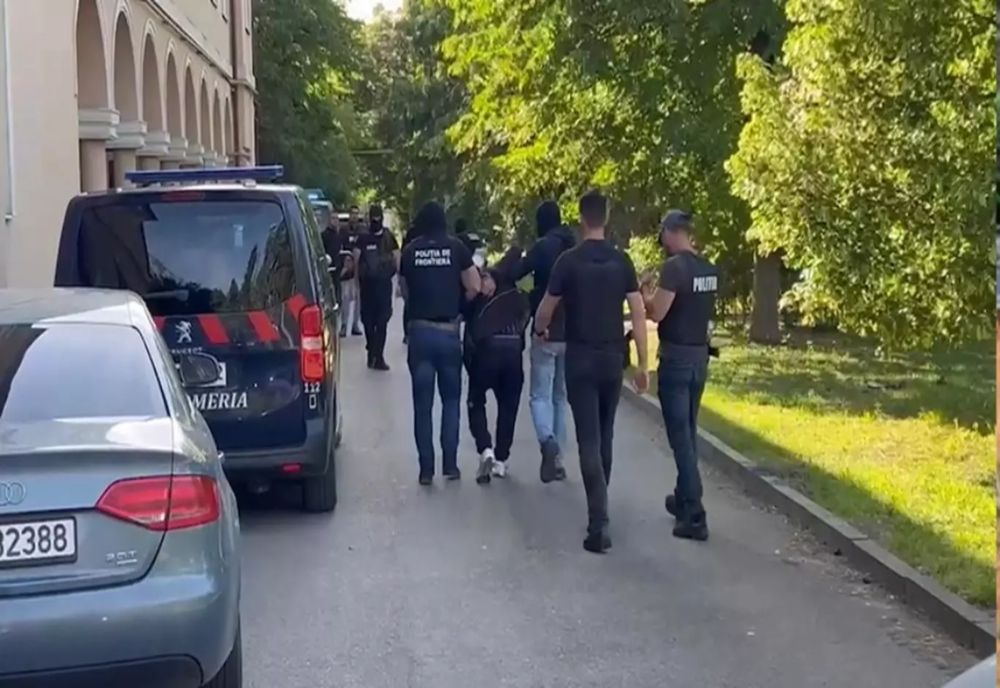 Traficantul de migranți care a înjunghiat 2 polițiști de frontieră, prins după 12 ore de căutări