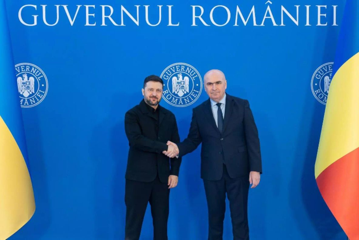 Bolojan, explicații după ce i-a ținut pe jurnaliștii români la gardul Guvernului, dar pe cei ucraineni i-a lăsat în clădire