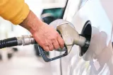 Carburanții se scumpesc din nou. Cât costă benzina și motorina la Petrom, OMV, MOL și Rompetrol