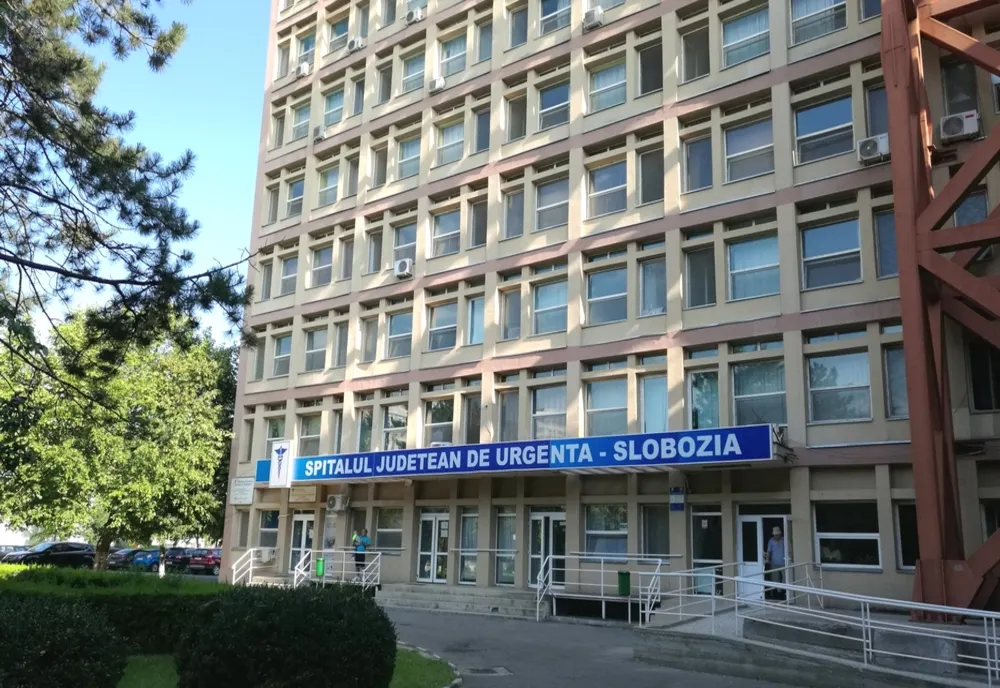 Incendiu la spitalul de urgenţă Slobozia, provocat de o candelă lăsată aprinsă