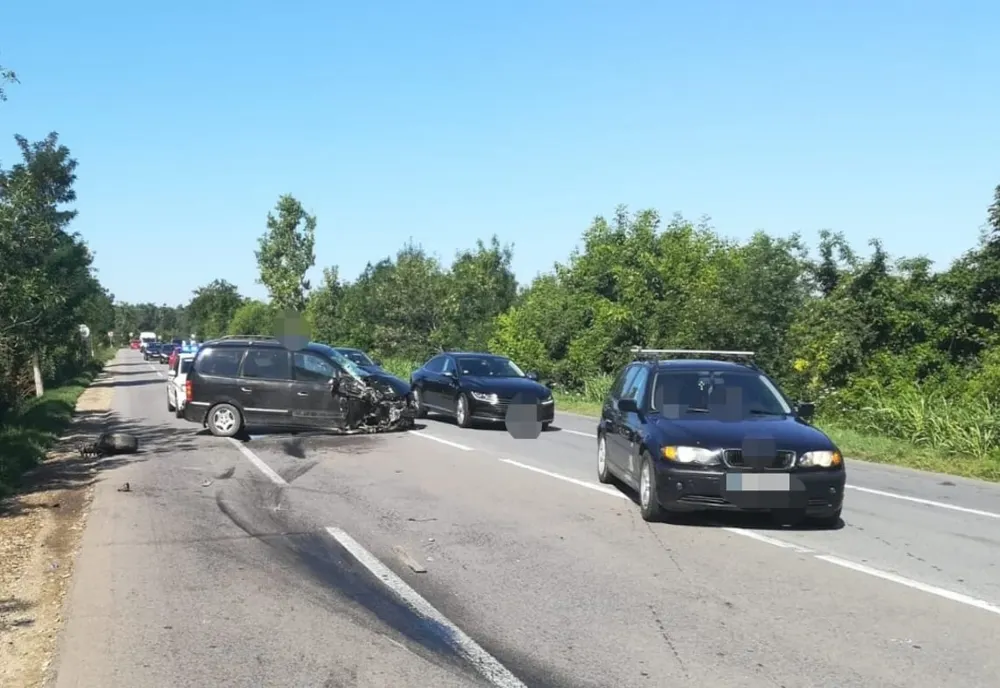 Accident cu trei răniți pe un drum național din Ialomița