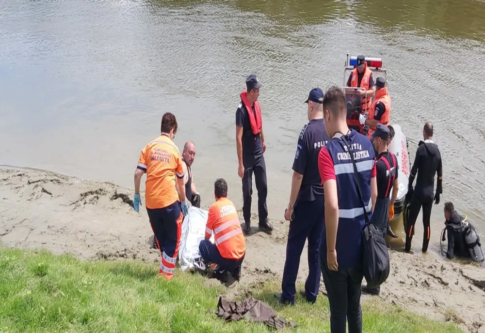 Cei doi bărbați căutați de scafandri în Dunăre au fost găsiți morți