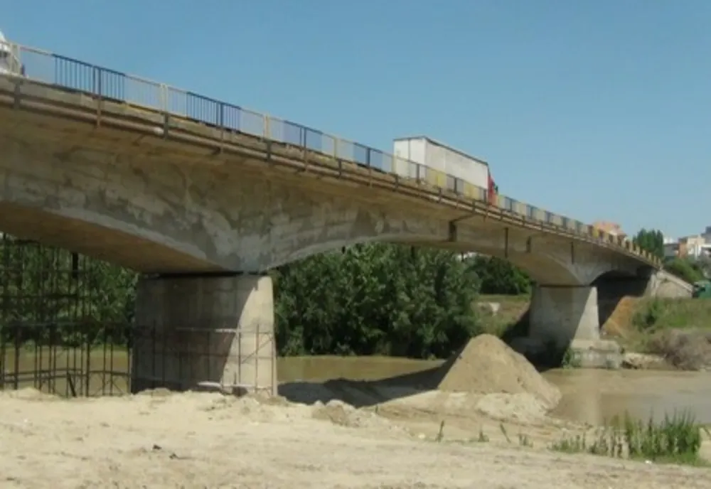 Tânără de 23 de ani însărcinată în 5 luni salvată de la sinucidere de polițiștii din Slobozia