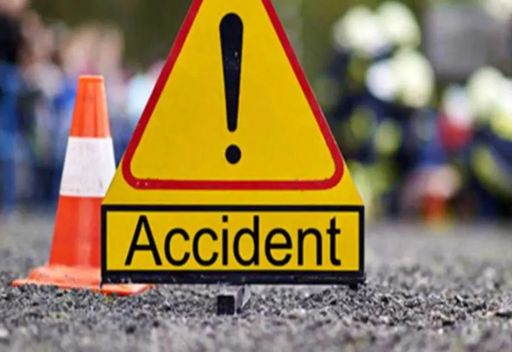 Două autoturisme și cinci persoane implicate într-un accident