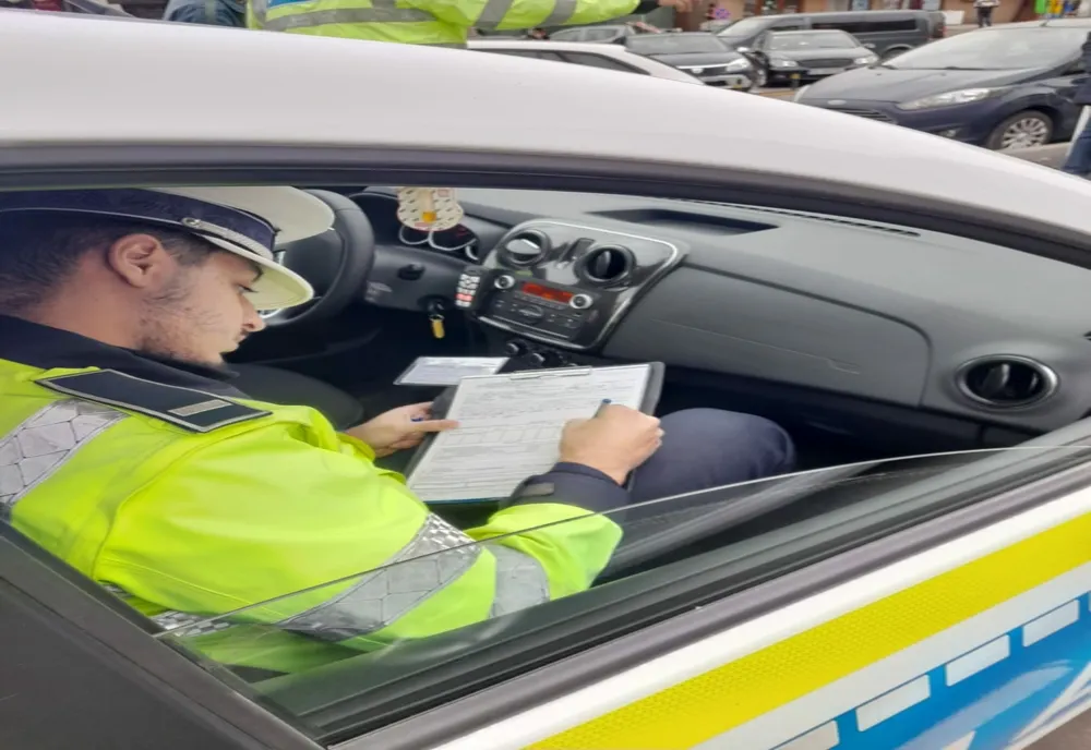  Prins de poliţie cu un autoturism furat și neînmatriculat