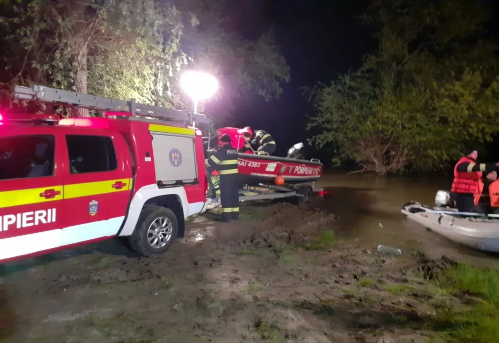 Tragedie pe Mureș. Un copil de patru ani a murit după ce barca în care se afla s-a răsturnat