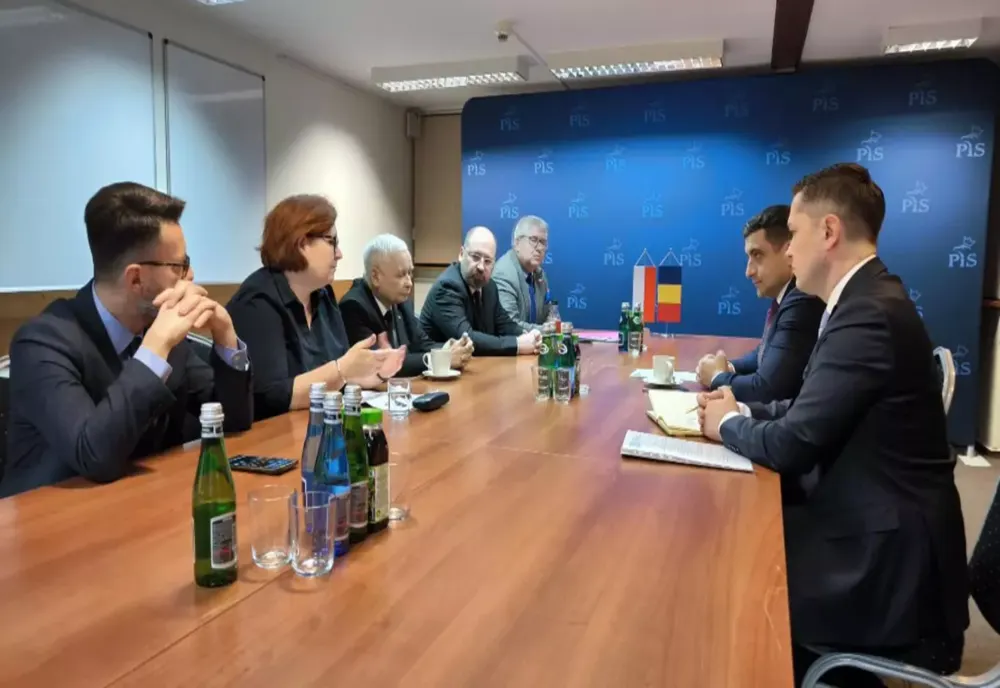 GEORGE SIMION, LIDERUL SUVERANIȘTILOR, VIZITĂ DE ULTIMĂ ORĂ ÎN POLONIA
