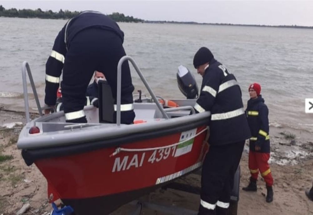 Alertă în Dridu. Polițiștii și pompierii ialomițeni caută un bărbat care s-ar fi înecat