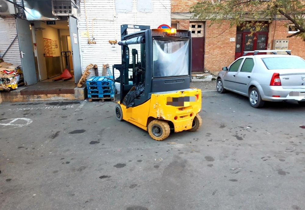 Accident grav în Slobozia. Pieton lovit de un stivuitor