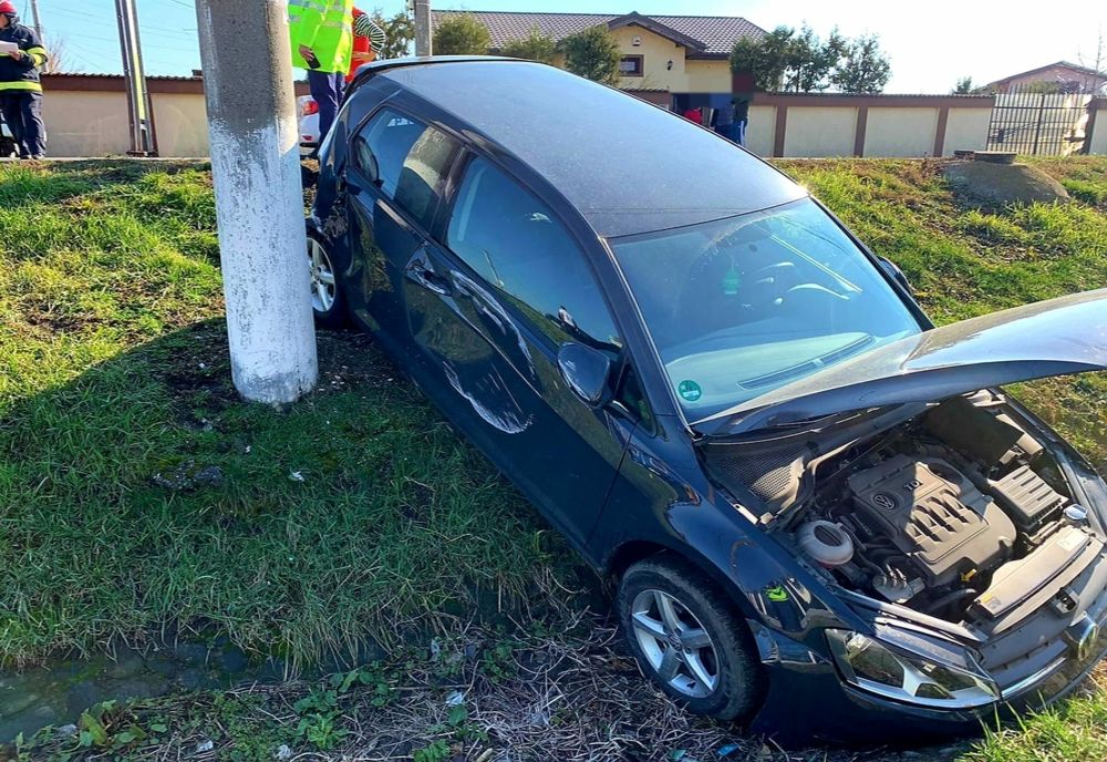 FOTO Impact violent între două mașini în Urziceni