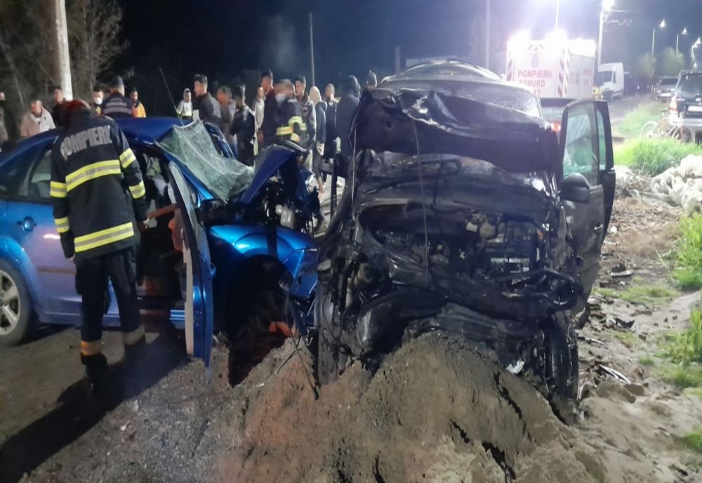 FOTO Copil de un an, mort într-un accident cumplit. Alte patru persoane au fost rănite