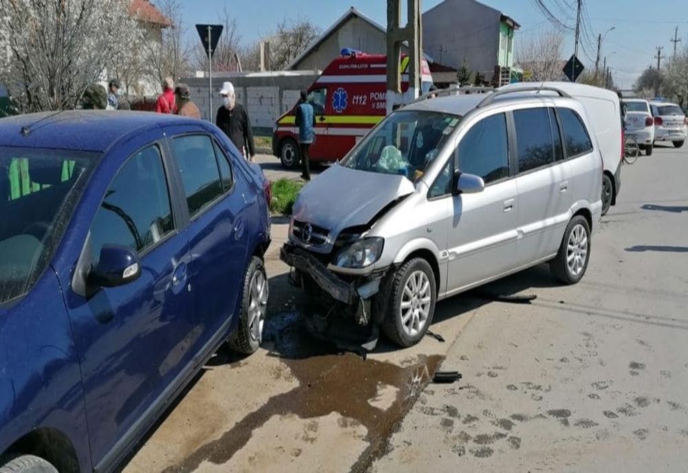    FOTO Cinci persoane rănite într-un accident în cartierul Slobozia Nouă
