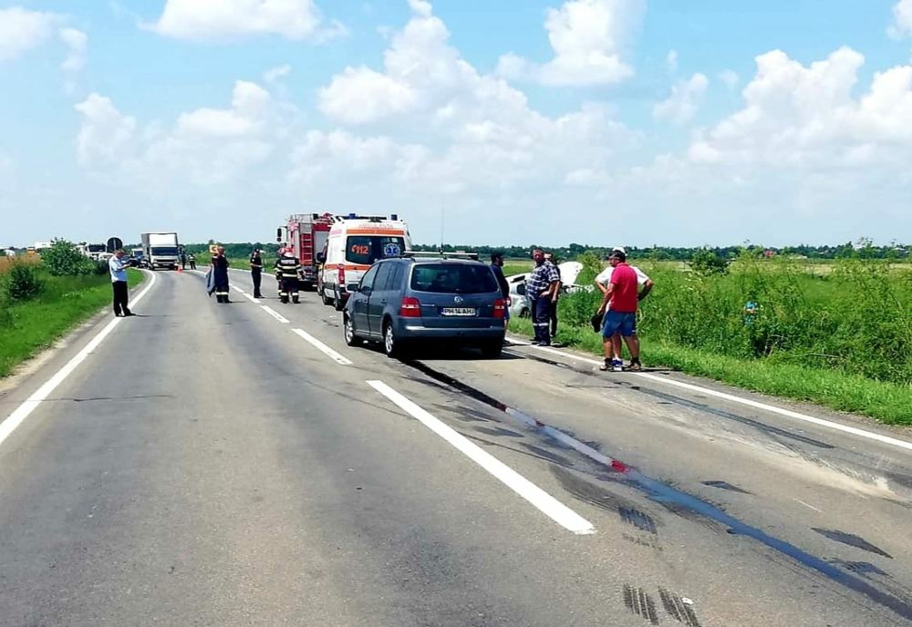 FOTO Accident grav în Ialomița, trei persoane rănite. Intervine elicopterul SMURD