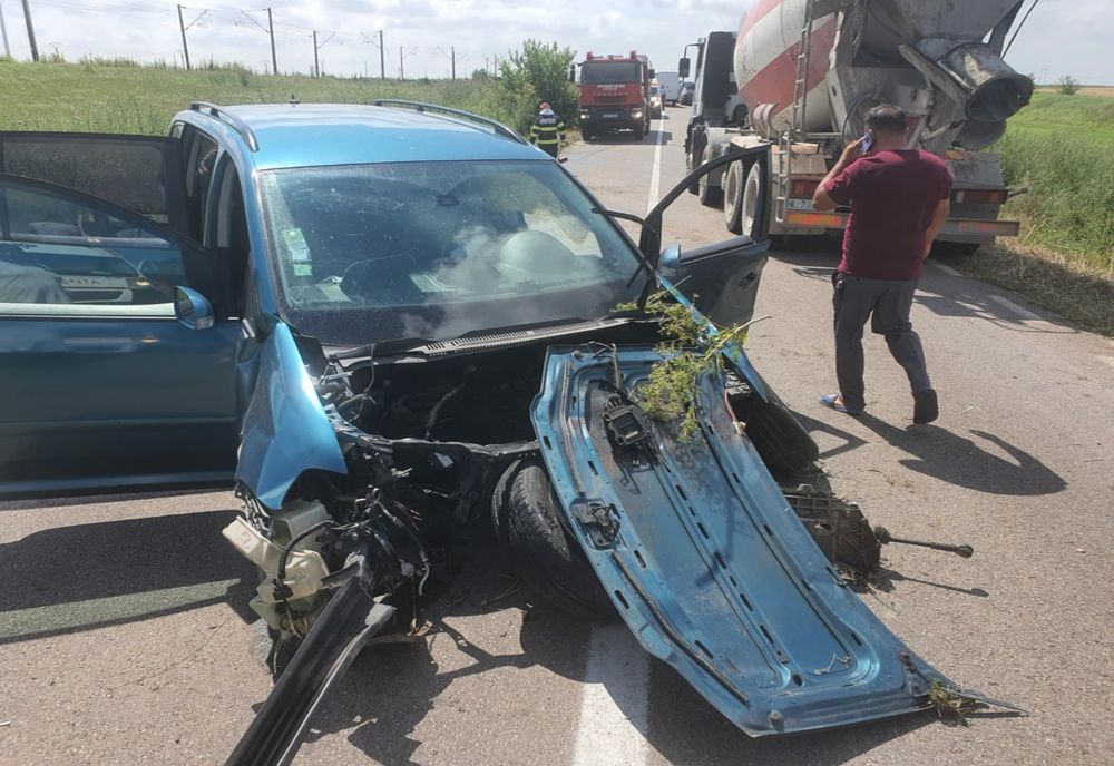 FOTO Accident grav la Movila. O persoană rănită