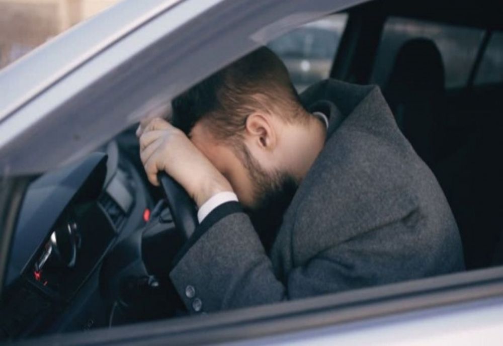 Cu permisul suspendat, trași pe dreapta de polițiști