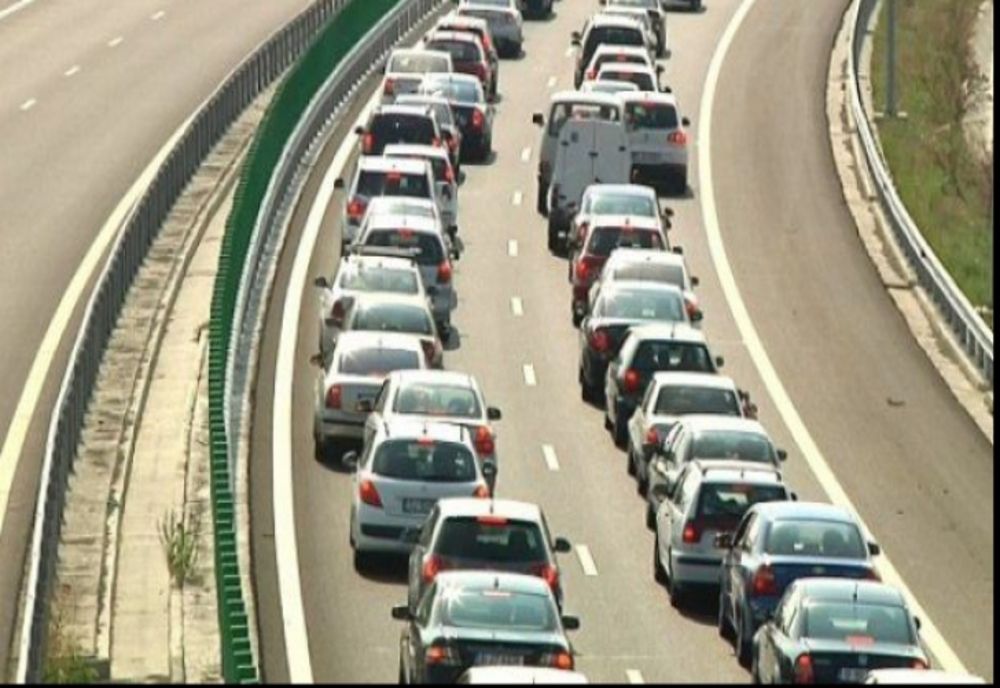 Se circulă bară la bară pe Autostrada Soarelui, dinspre litoral. Rute alternative