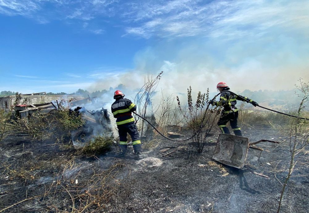 Incendiu la Țăndărei. Focul a fost pus intenționat