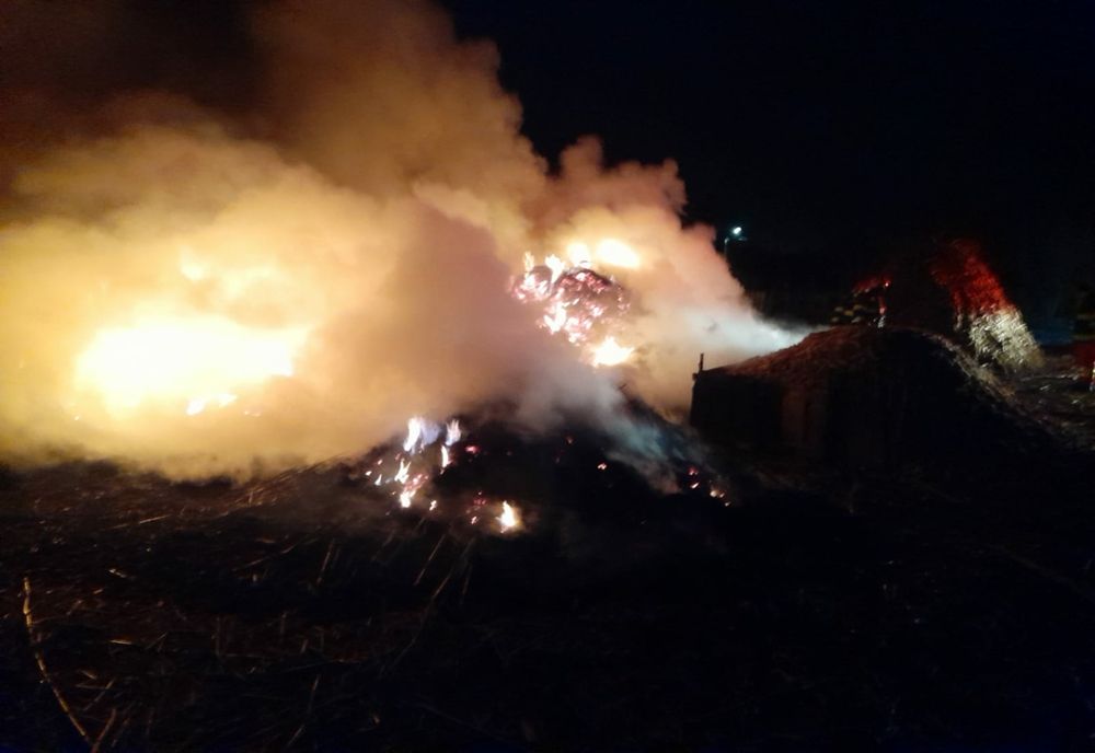 FOTO Noapte de foc pentru pompierii ialomițeni