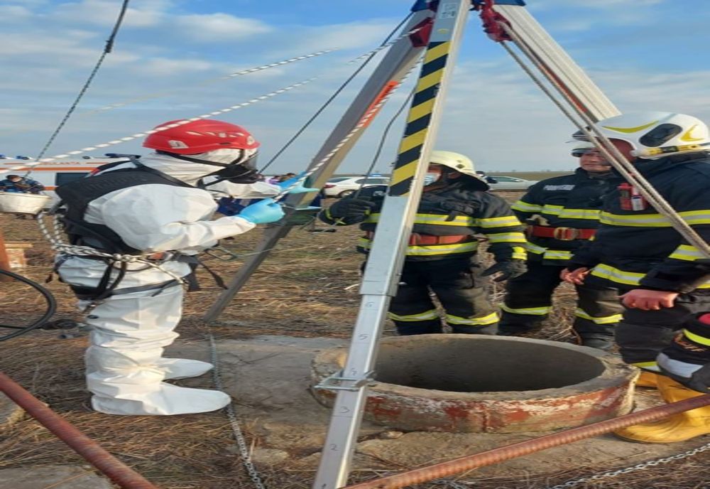 FOTO Un bărbat din Ialomița a murit, după ce a căzut într-o fântână