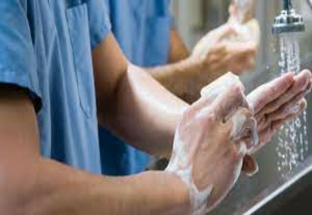 Sute de medici ucraineni fac cursuri online de chirurgie de război: Pregătiți-vă pentru ce este mai rău!