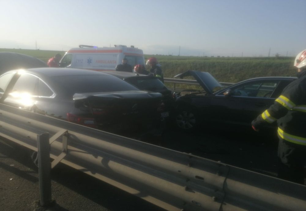 FOTO Accident pe Autostrada Soarelui. 4 mașini implicate, mai multe persoane rănite