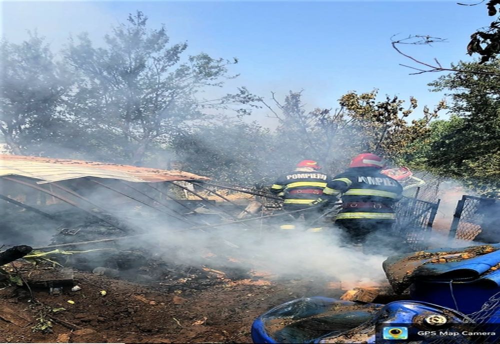 FOTO Incendiu violent în Gura Ialomiței