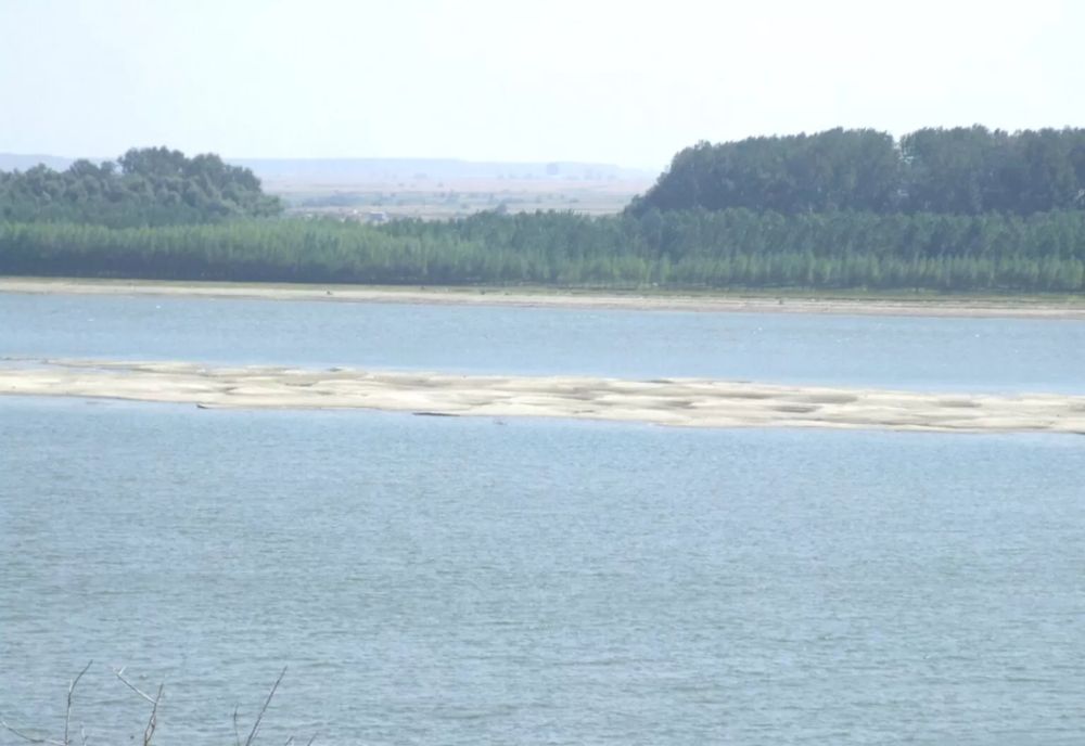 BTA: Bulgaria şi România vor colabora pentru a asigura navigaţia pe Dunăre