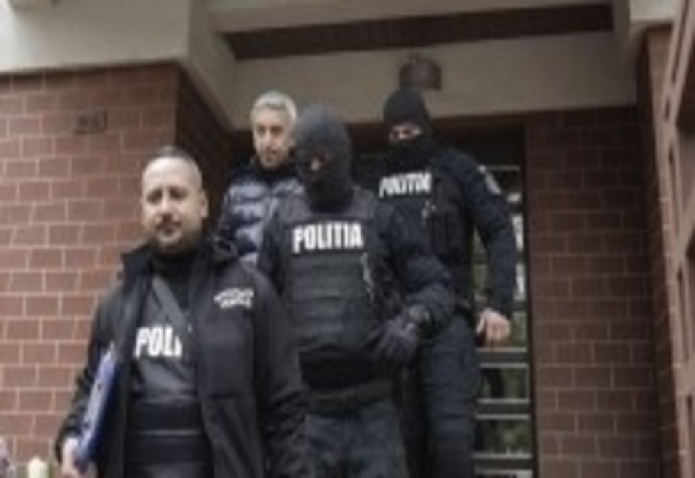 Dan Diaconescu săltat de mascați și dus la audieri