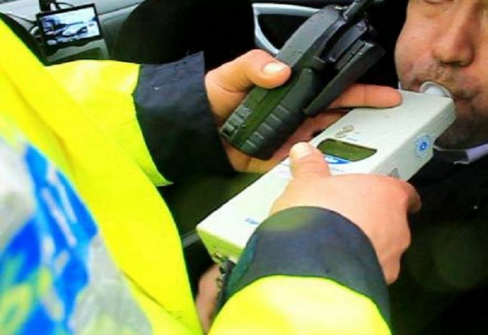 Tupeu maxim! Deși nu avea permis și băuse bine, s-a urcat la volan