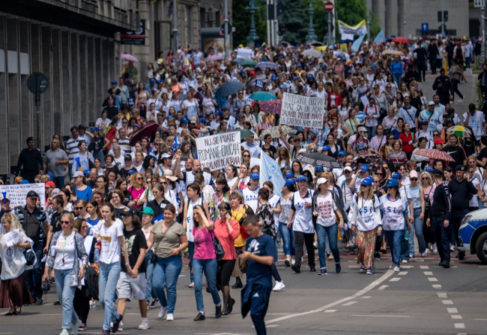 SINDICATELE CER O ÎNTÂLNIRE DE URGENȚĂ CU PREMIERUL ȘI AMENINȚĂ CU GREVA GENERALĂ LA NIVEL NAȚIONAL
