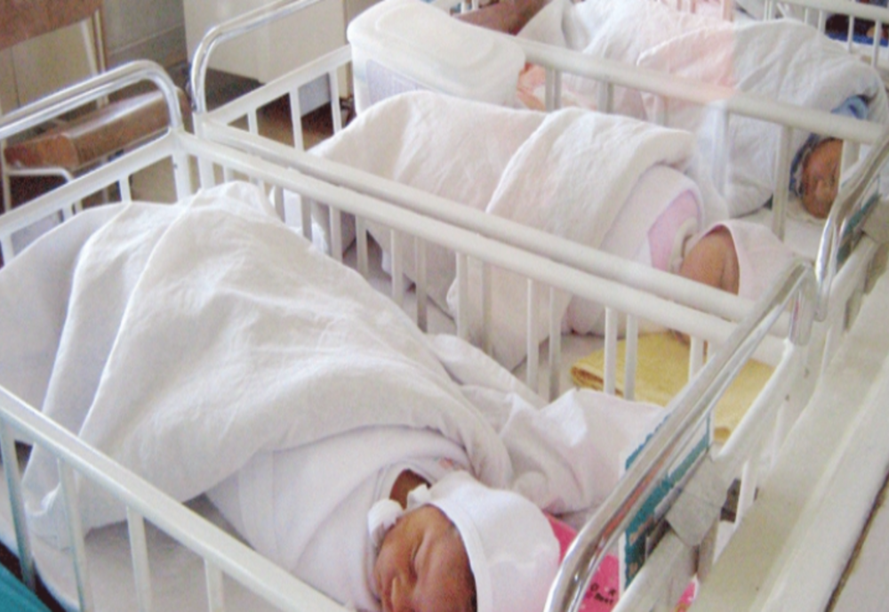 Marcel Ciolacu: „Majorăm cu 50% indemnizaţia de creştere a copilului pentru părinţii de gemeni, tripleţi şi multipleţi”