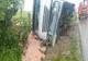 Camion răsturnat pe DJ 203 B